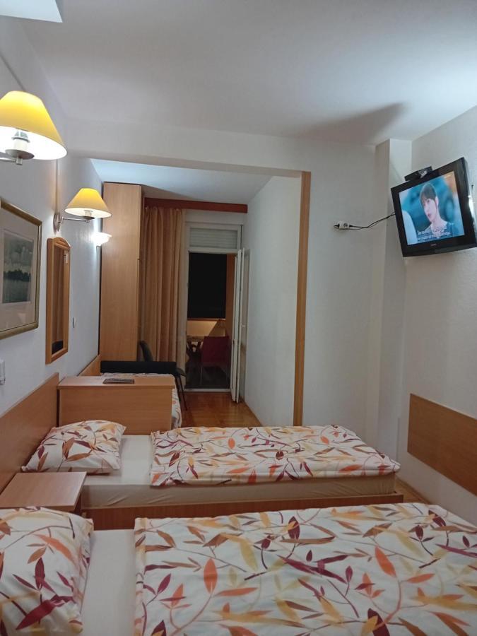 Vila Centar Требинье Экстерьер фото
