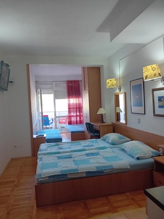 Vila Centar Требинье Экстерьер фото