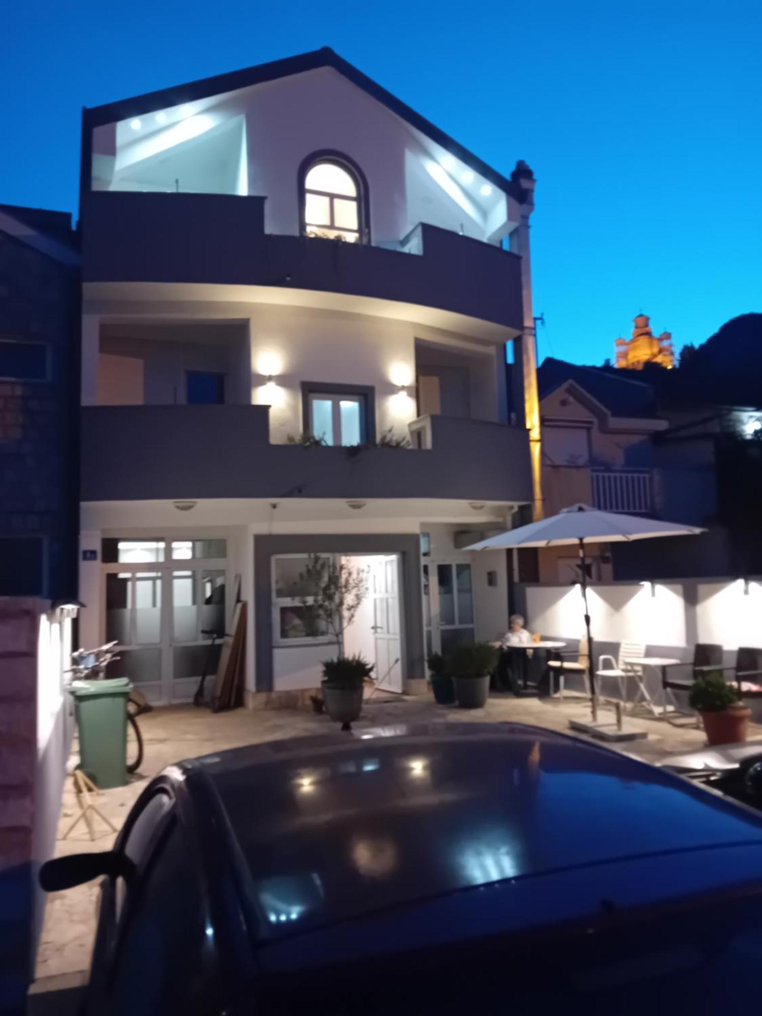 Vila Centar Требинье Экстерьер фото